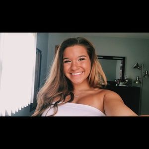 Meet your Posher, Christina